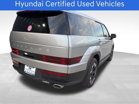 Used 2025 Hyundai Santa Fe SE image 3