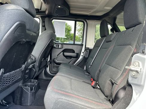 Used 2024 Jeep Wrangler Unlimited Rubicon AWD/4WD image 30