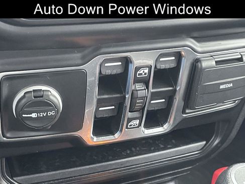 Used 2022 Jeep Wrangler Unlimited Sport AWD/4WD image 19