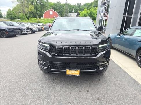 Used 2022 Jeep Wagoneer Series I AWD/4WD image 2