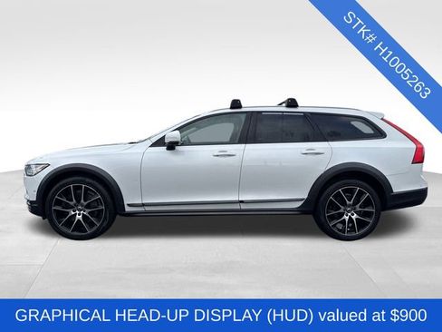 Used 2017 Volvo V90 T6 Cross Country image 4