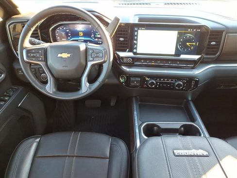 Used 2024 Chevrolet Silverado 2500 High Country w/ High Country Premium Package image 11