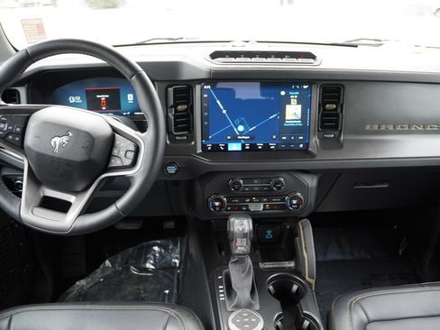 Certified 2025 Ford Bronco Badlands AWD/4WD image 21