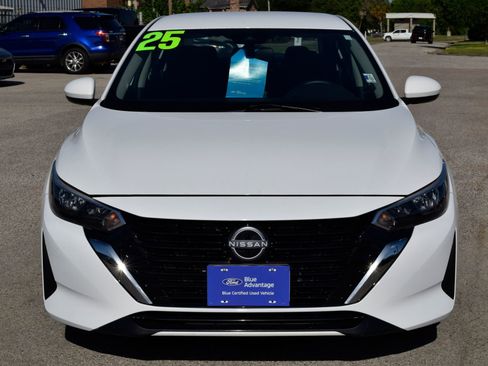 Used 2025 Nissan Sentra S image 2