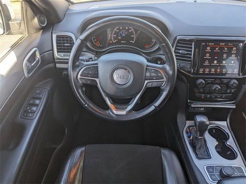 Certified 2022 Jeep Grand Cherokee Laredo X image 11