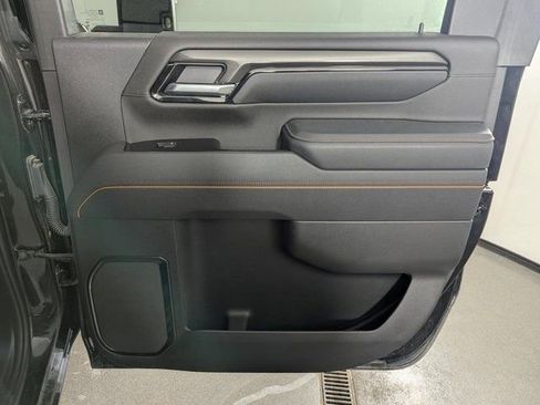 Used 2025 GMC Sierra 2500 AT4 w/ Technology Package image 19