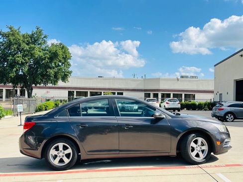 Used 2016 Chevrolet Cruze LT FWD image 11