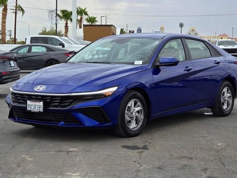 Used 2026 Hyundai Elantra SE FWD image 8