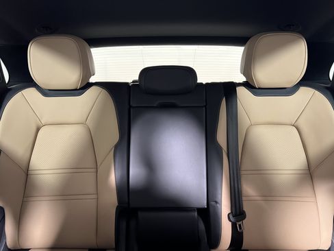 Certified 2025 Porsche Cayenne AWD/4WD image 16