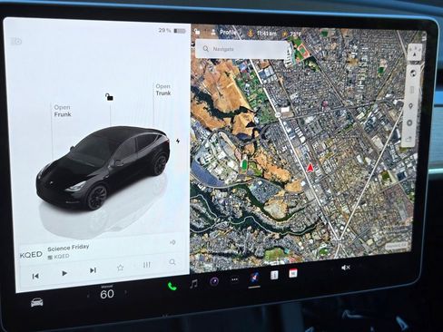 Used 2023 Tesla Model Y Long Range AWD/4WD image 19