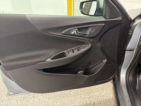 Used 2024 Chevrolet Malibu LT image 9