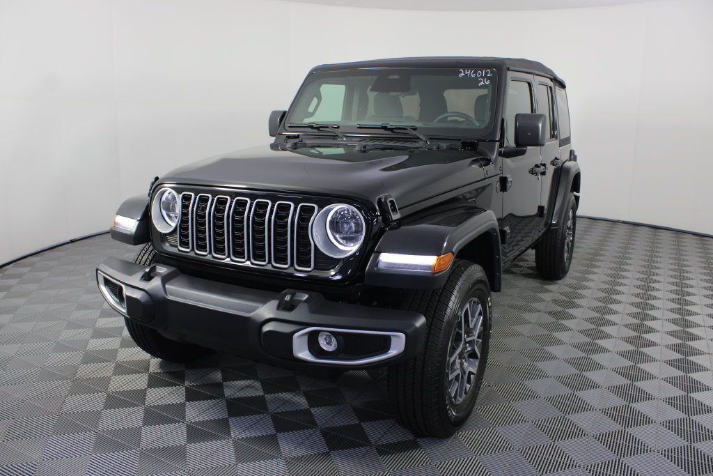 Used 2026 Jeep Wrangler Unlimited Sahara AWD/4WD image 4