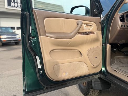Used 2002 Toyota Sequoia Limited image 4