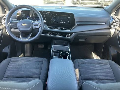 Used 2025 Chevrolet Equinox LT FWD image 16