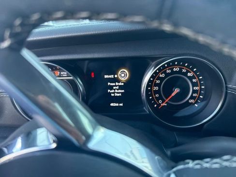 Used 2020 Jeep Gladiator Overland AWD/4WD image 10