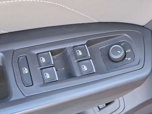 Used 2023 Volkswagen Atlas SE image 15