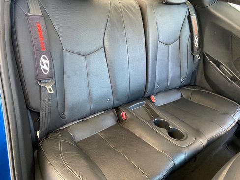Used 2015 Hyundai Veloster Turbo FWD image 30