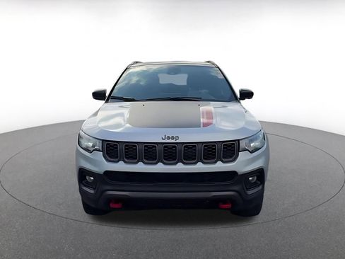 Used 2025 Jeep Compass Trailhawk AWD/4WD image 4