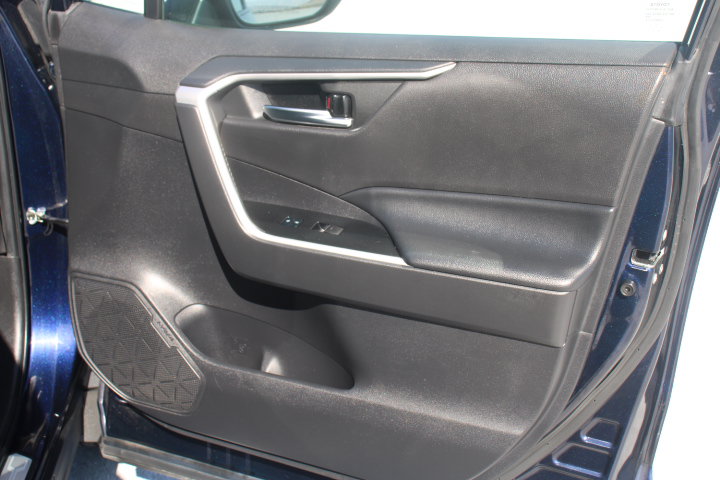 Certified 2022 Toyota RAV4 XLE w/ Convenience Package AWD/4WD image 19