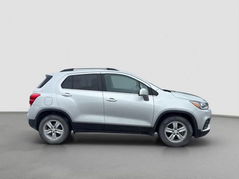 Used 2019 Chevrolet Trax LT w/ LT Convenience Package FWD image 7