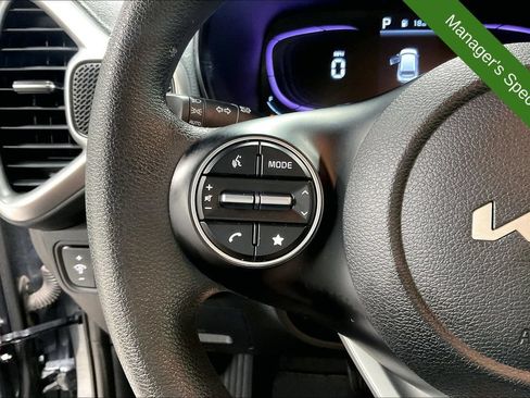 Used 2025 Kia Soul LX w/ LX Technology Package FWD image 23
