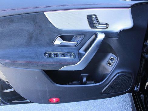 Used 2022 Mercedes-Benz CLA 250 image 9