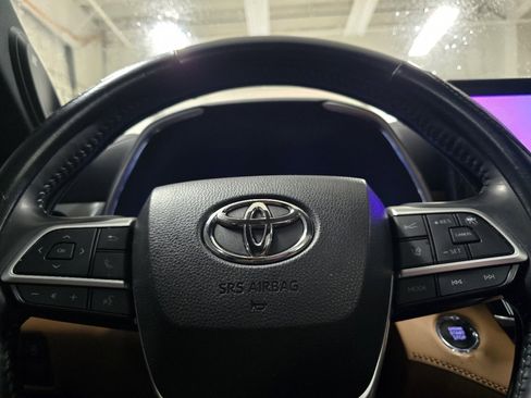 Used 2023 Toyota Highlander Platinum image 29