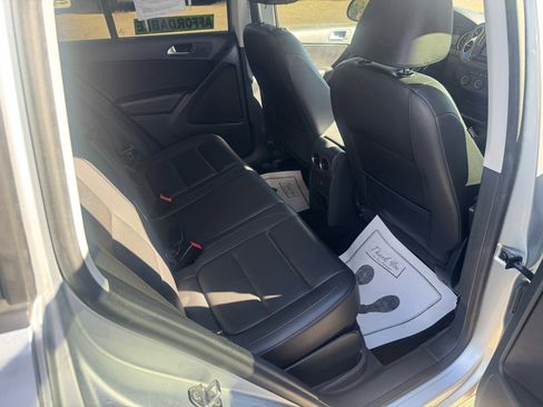 Used 2017 Volkswagen Tiguan S image 13