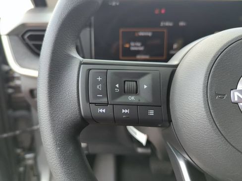 Certified 2025 Nissan Kicks SV w/ SV Premium Package AWD/4WD image 41