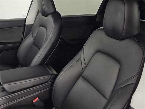 Used 2023 Tesla Model Y Long Range image 24