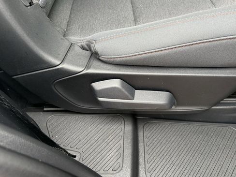 Used 2025 Ford Explorer Active image 39