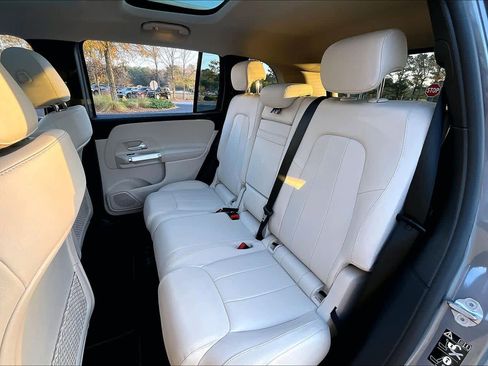 Used 2022 Mercedes-Benz GLB 250 image 37