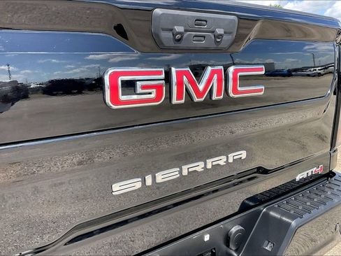 Used 2024 GMC Sierra 2500 AT4 w/ AT4 Premium Plus Package AWD/4WD image 27