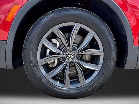 Used 2023 Volkswagen Tiguan SE FWD image 10