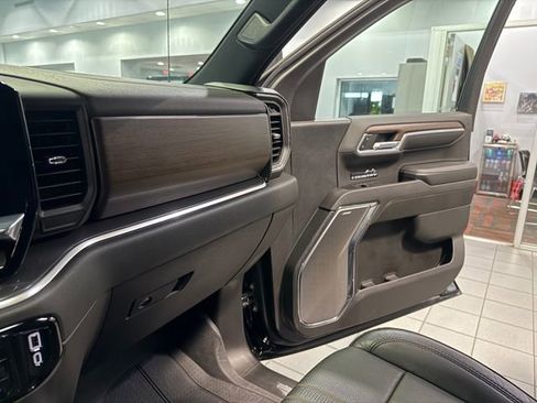 Used 2024 Chevrolet Silverado 1500 High Country w/ High Country Premium Package image 26