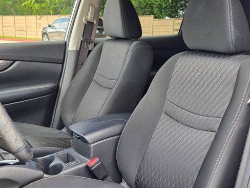 Used 2019 Nissan Rogue SV FWD image 13