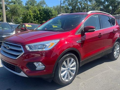 Used 2017 Ford Escape Titanium image 4