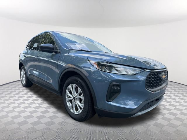 Used 2024 Ford Escape Active w/ Cold Weather Package FWD image 3