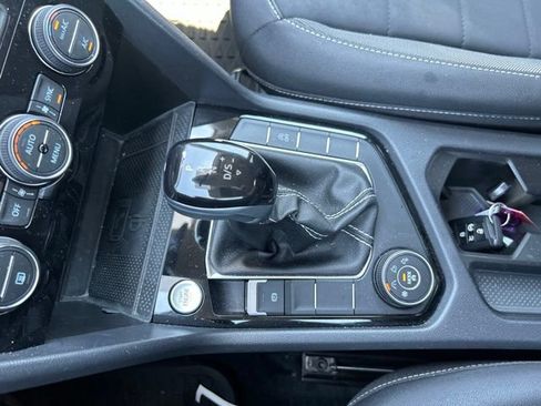 Used 2024 Volkswagen Taos SE AWD/4WD image 39