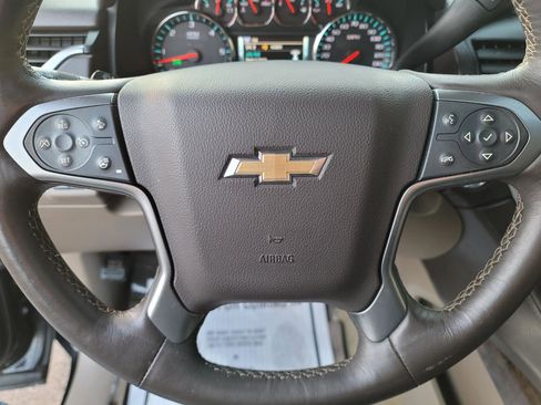 Used 2015 Chevrolet Suburban LT image 16
