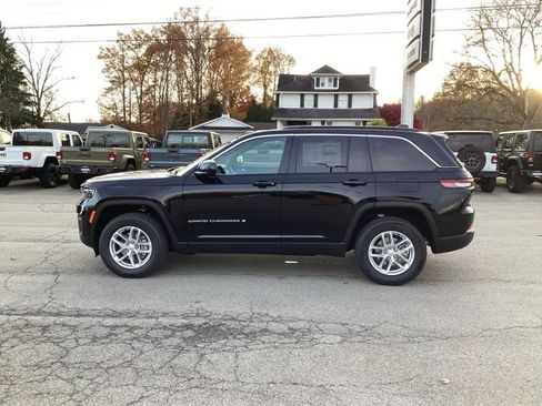 New 2025 Jeep Grand Cherokee Laredo X w/ Luxury Tech Group I image 4