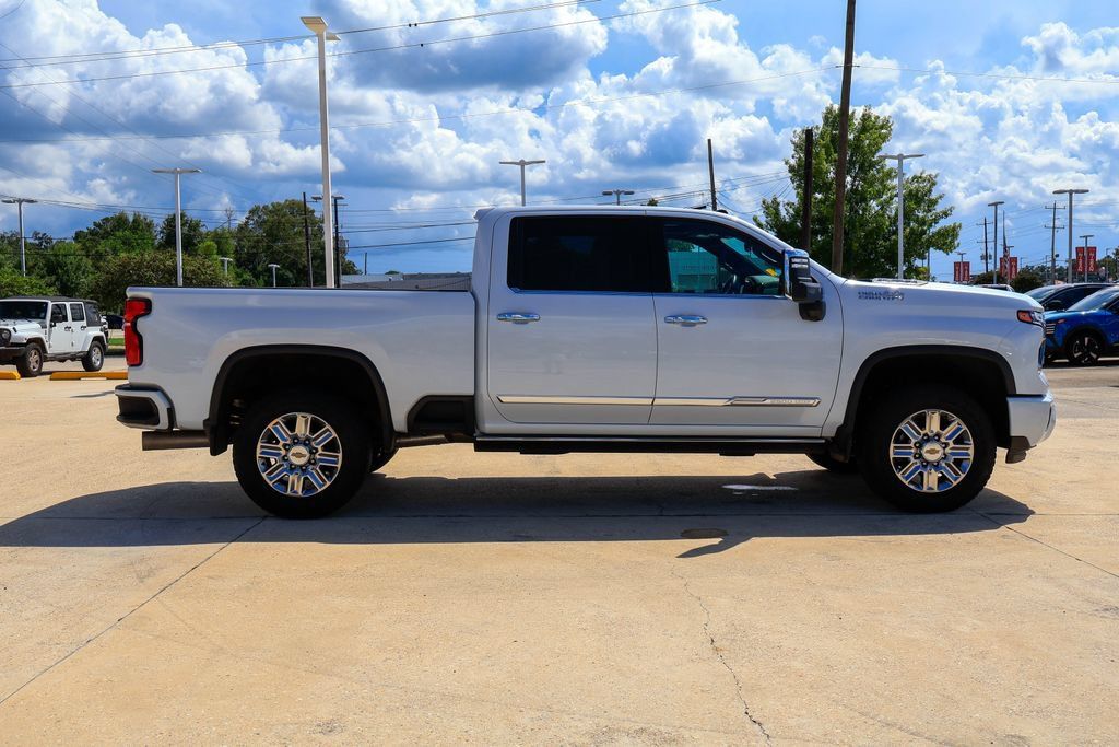 Used 2026 Chevrolet Silverado 2500 High Country w/ High Country Premium Package AWD/4WD image 22