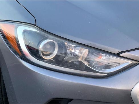 Used 2018 Hyundai Elantra SE FWD image 26