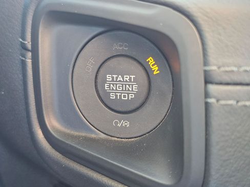 Used 2024 Jeep Wrangler Unlimited Rubicon w/ Technology Group AWD/4WD image 25