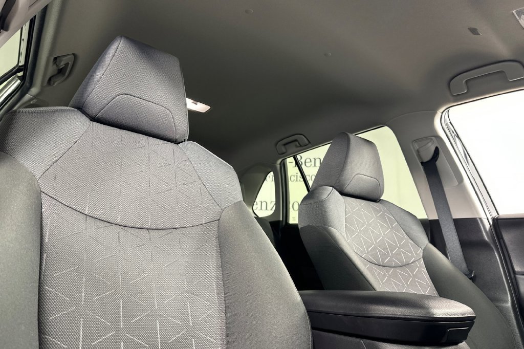 Used 2023 Toyota RAV4 XLE FWD image 19