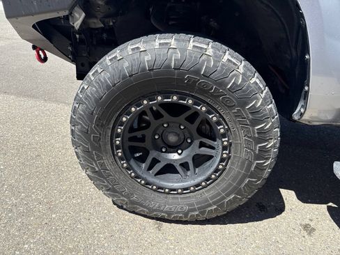 Used 2019 Toyota Tacoma SR AWD/4WD image 18
