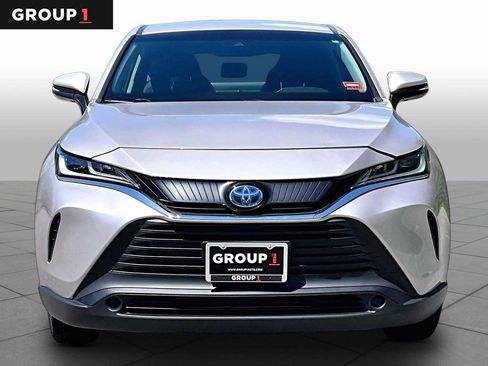 Used 2023 Toyota Venza LE AWD/4WD image 4