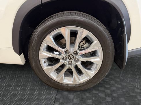 Used 2021 Toyota Highlander Limited image 15