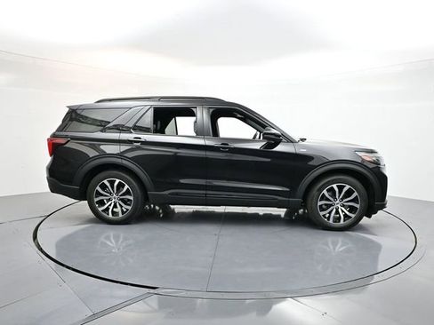 New 2025 Ford Explorer ST-Line image 8
