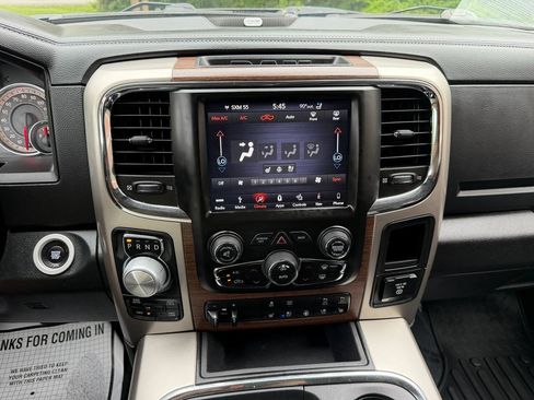 Used 2018 RAM 1500 Laramie w/ Convenience Group AWD/4WD image 21